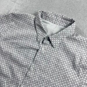 Lululemon Men Short Sleeve Button Down Airing Easy Shirt Grey Geometric Print XL